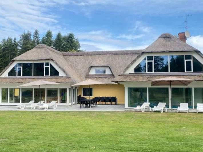 Location de vacances pour 24 personnes, avec Piscine et Sauna dans Viborg