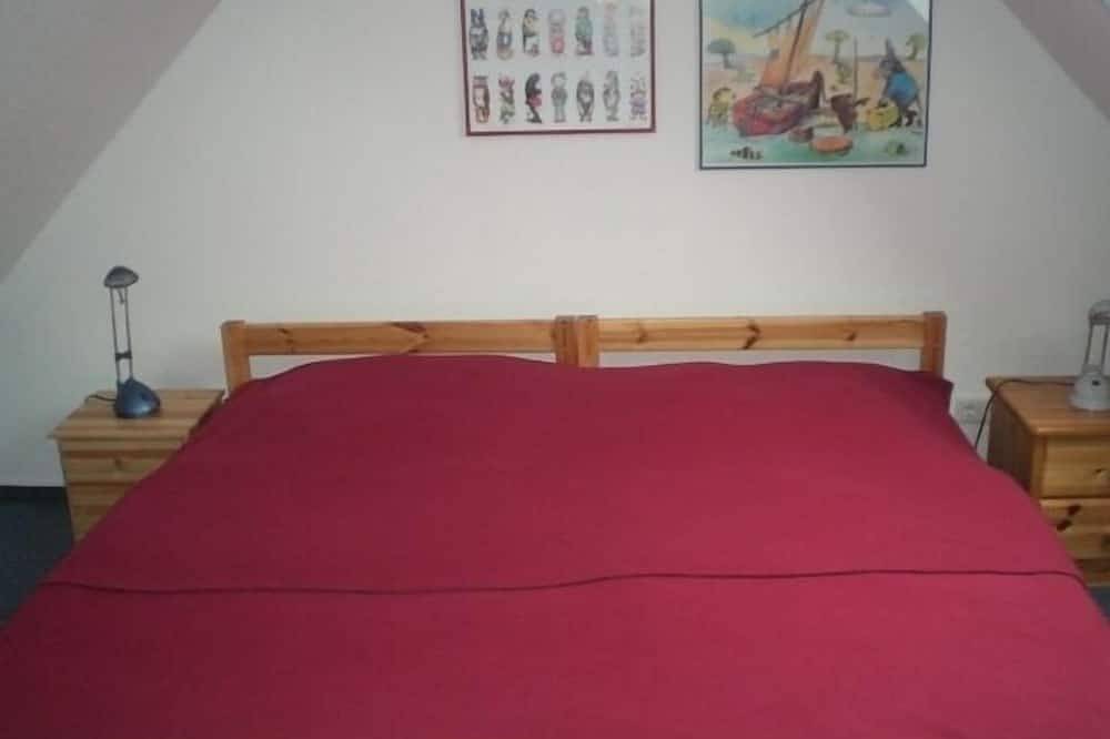 Ganze Wohnung, Ferienwohnung direkt am Haussee auf großem gepflegtem Grundstück in Himmelpfort, Ruppiner Seenland