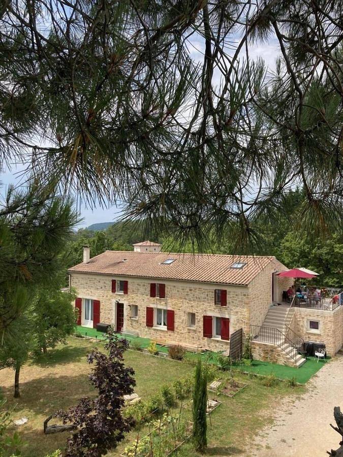 Appartement de vacances pour 8 personnes, avec Terrasse et Jardin ainsi que Piscine et Vue