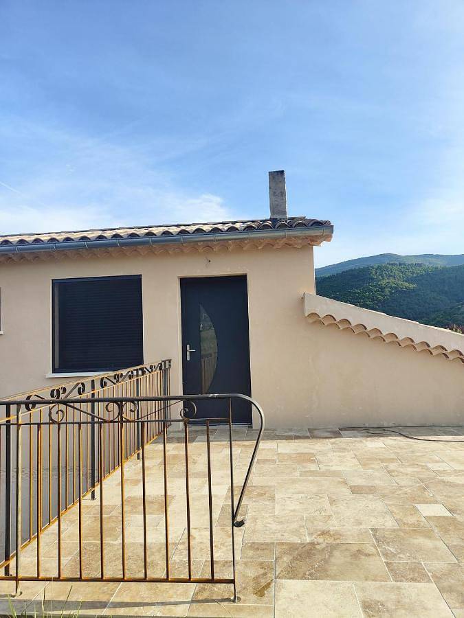 Gîte pour 4 personnes, avec Balcon ainsi que Terrasse et Vue à Saint-Auban-sur-l'Ouvèze