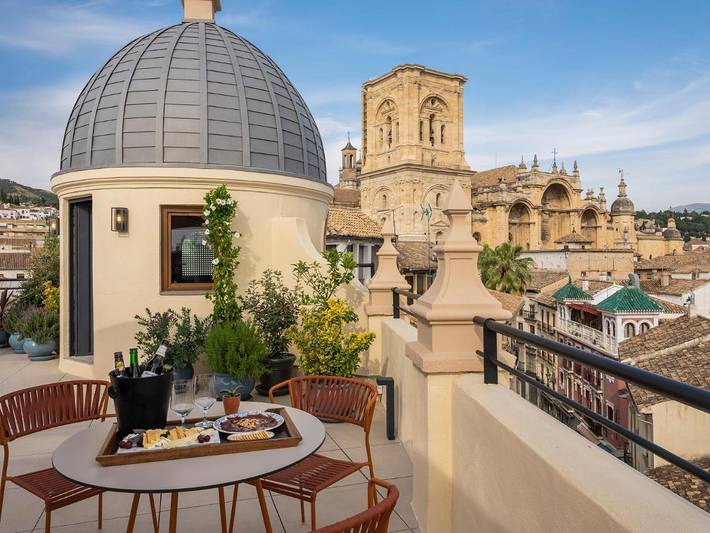 Apartahotel para 4 personas, con terraza en Granada