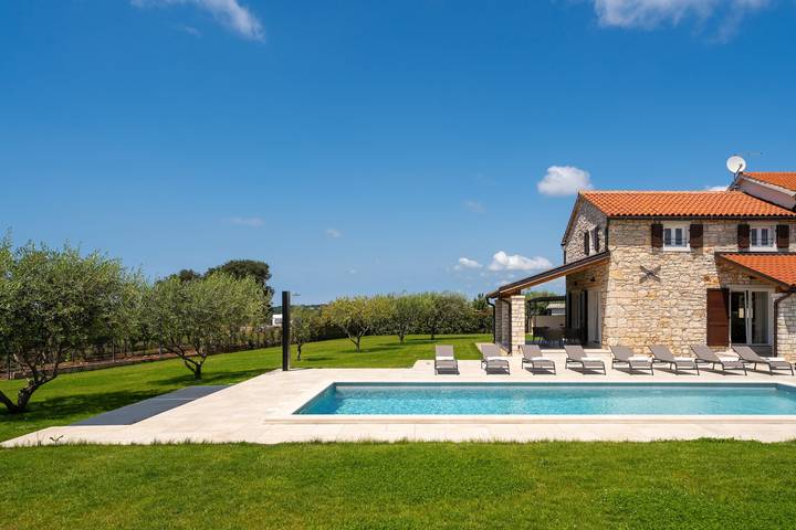 Ferienhaus für 8 Personen, mit Terrasse und Garten sowie Pool in Porec und Umgebung - 4