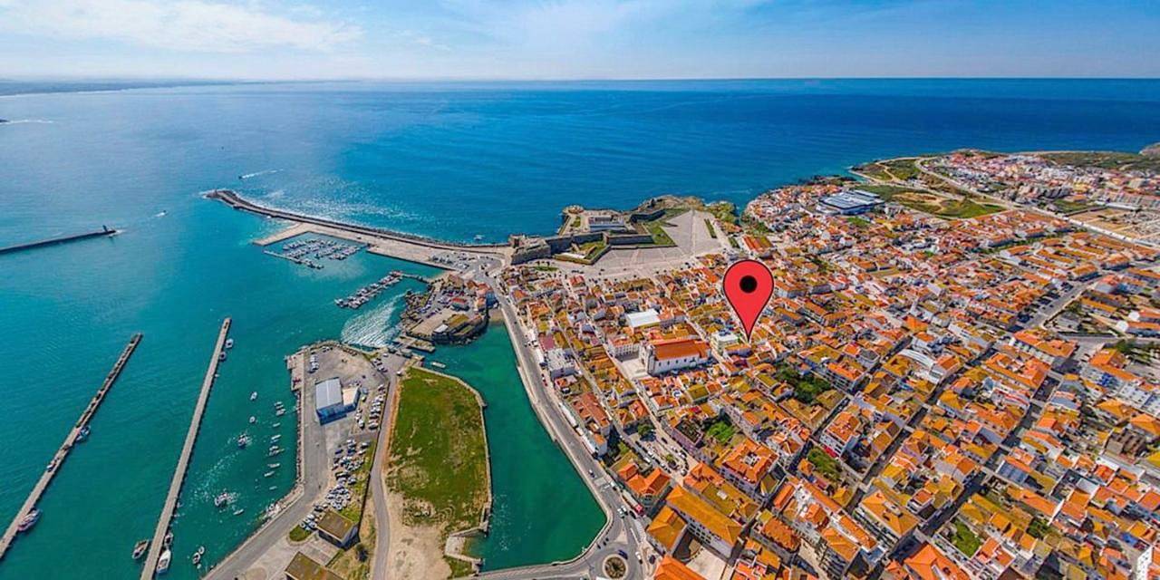 Double Room in Peniche, Leiria District