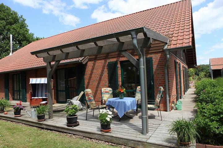 Ferienhaus für 4 Personen, mit Terrasse und Garten sowie Ausblick