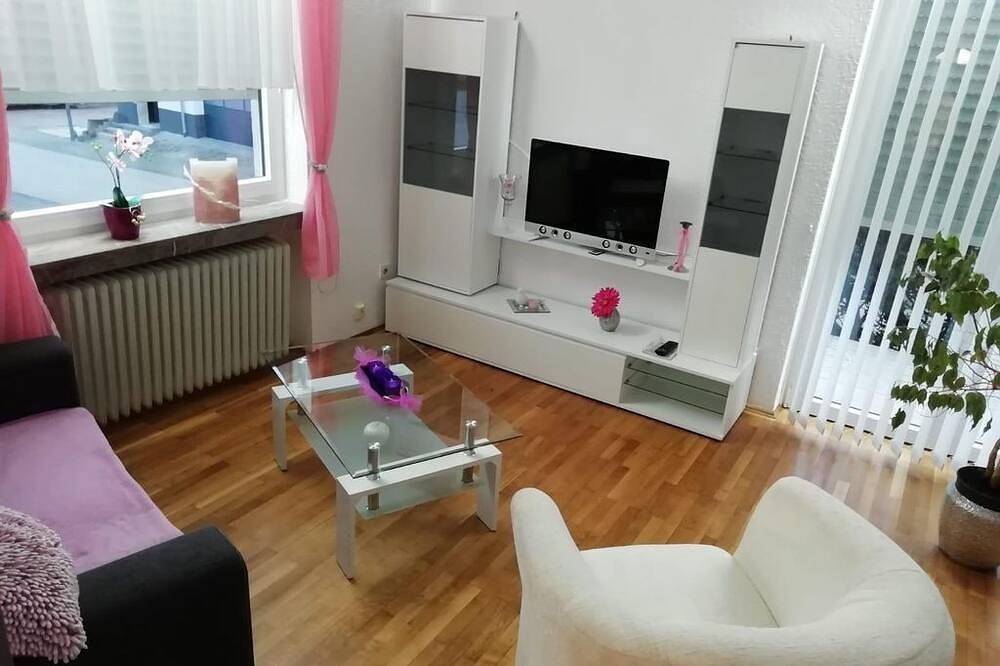 Ganze Wohnung, Marinas Ferienhaus - Ferienwohnung 1  (Eg) in Klüsserath, Moseleifel