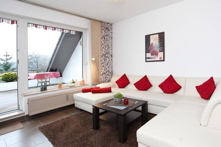 Ferienwohnung für 2 Personen, mit Balkon und Terrasse sowie Seeblick und Ausblick in Niedersfeld - 3