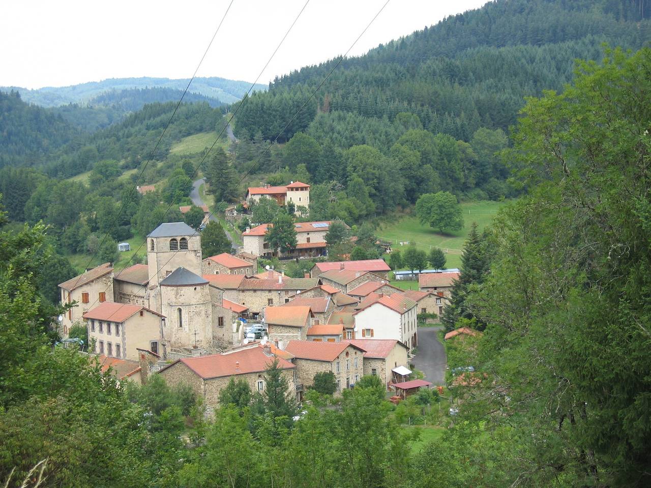 Gîte du Doulon, idéal couple avec bébé et/ou jeune enfant in Saint-Vert, Parc Naturel Régional Livradois-Forez