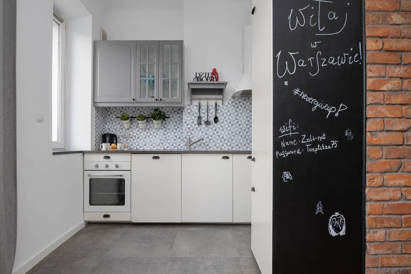 Ganze Wohnung, Cosy Apartment with a Desk | Close to the Underground | Smart Tv in Żoliborz, Warschau