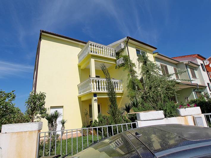 Ganze Wohnung, Ferienwohnung für 4 Personen mit Balkon in Stinjan, Pula