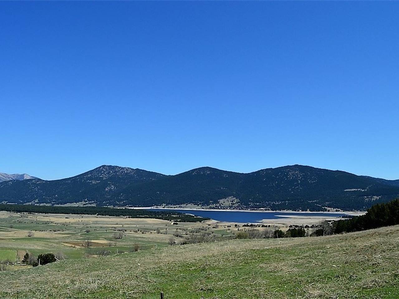 Spacious 3-room chalet with parking and garden in Les Angles, Parc naturel régional des Pyrénées catalanes