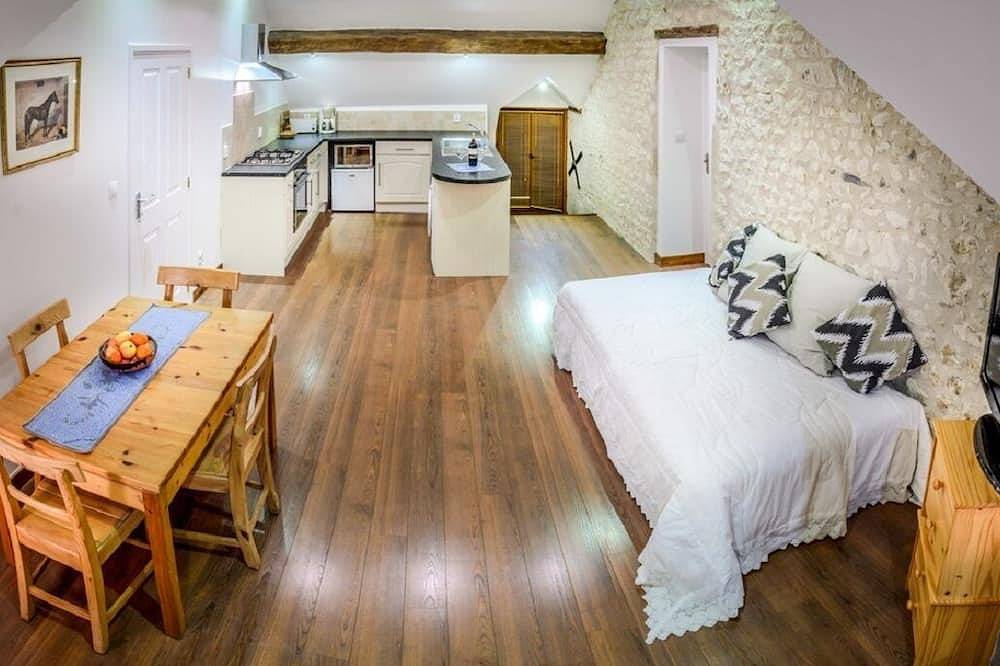 Appartement entier, L'Arc de Charme - Appartement spacieux dans quartier calme in Cussay, Région de Loches