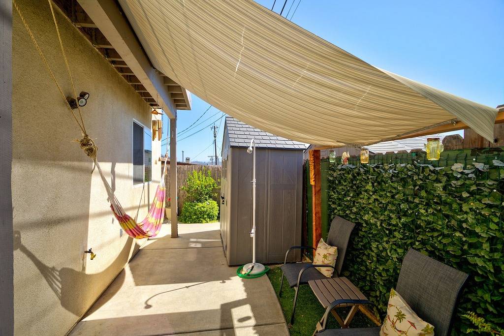 +Lake View House+ Walk to private sandy beach. Private lake access. in Lake Elsinore, Riverside County