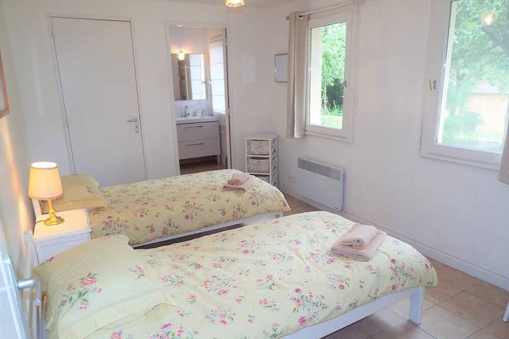 Gîte pour 4 personnes, avec Piscine à Asnières-sur-Vègre - 2
