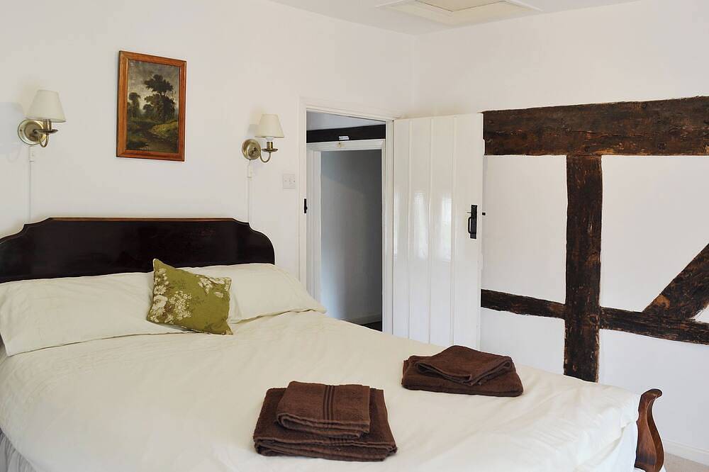 4 bedroom accommodation in West Wittering in West Wittering Beach, West Wittering