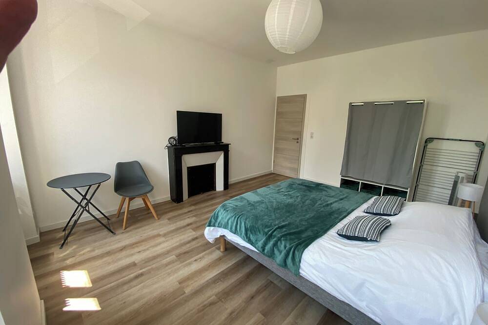 Entire apartment, Comfortable apartment near town center in Dole, Jura