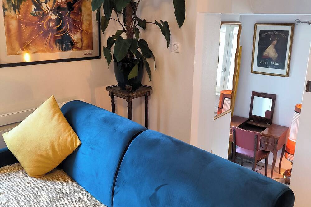 Apartamento entero, Le Nidyssoire in the heart of Issoire with Spa in summer and winter in Issoire, Parque Natural Regional Livradois-Forez