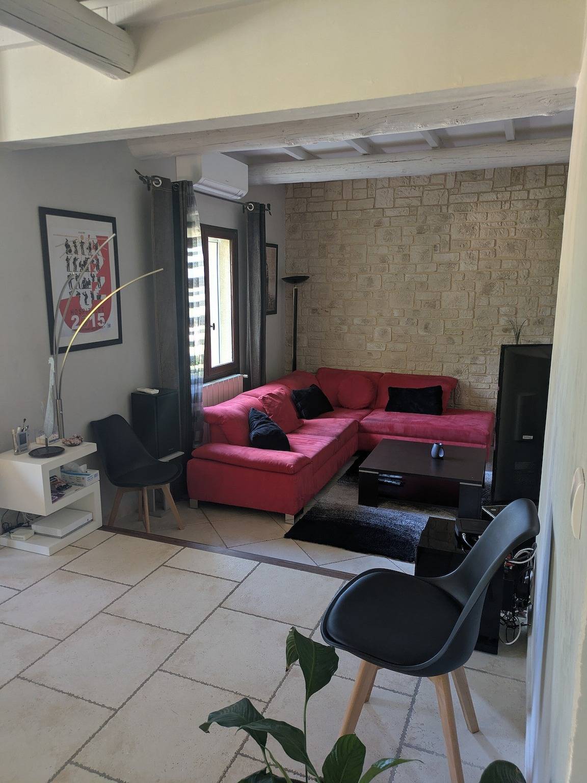 Holiday Home 'Grand Gîte Au Pied Du Ventoux' with Private Pool, Wi-Fi and Air Conditioning in Mazan, Parc naturel régional du Mont-Ventoux