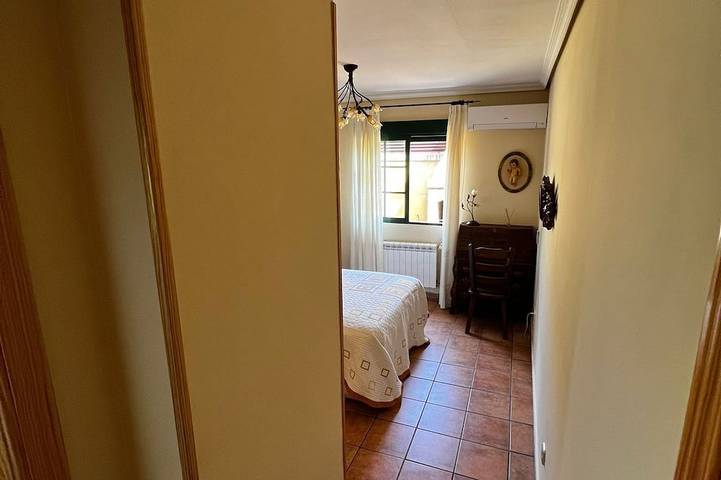 Gîte pour 6 personnes, avec jardin à La Adrada - 3