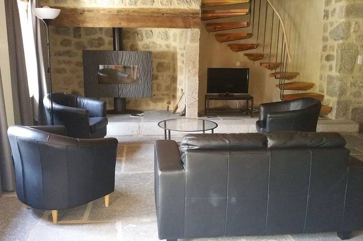 Location de vacances pour 6 personnes, avec jardin à Le Malzieu-Forain