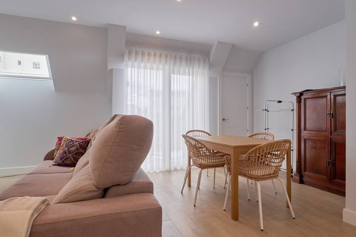 Apartamento entero, Apartamento 'Pardo 3' con terraza privada, Wi-Fi y aire acondicionado in León, Cordillera Cantábrica