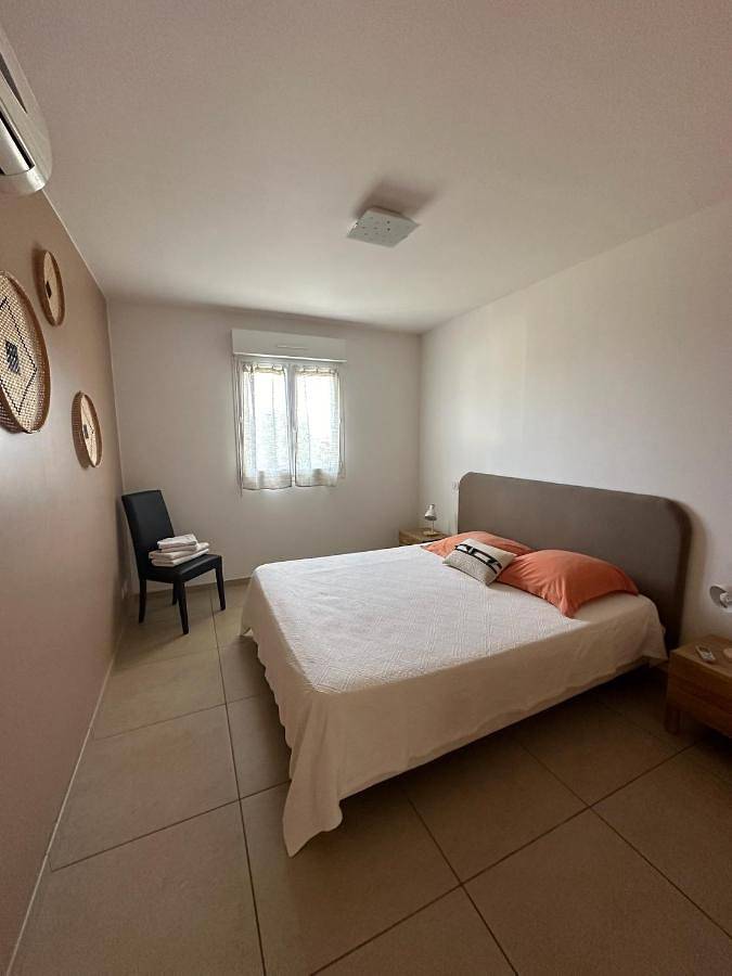 Villa pour 8 personnes, avec jacuzzi ainsi que jardin et piscine, adapté aux familles à Calvi - 2