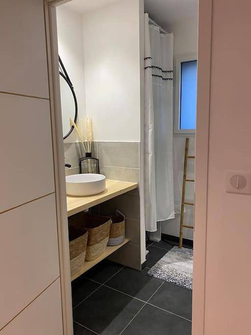 Appartement entier, One-Bedroom Apartment in Crevin, Région de Redon
