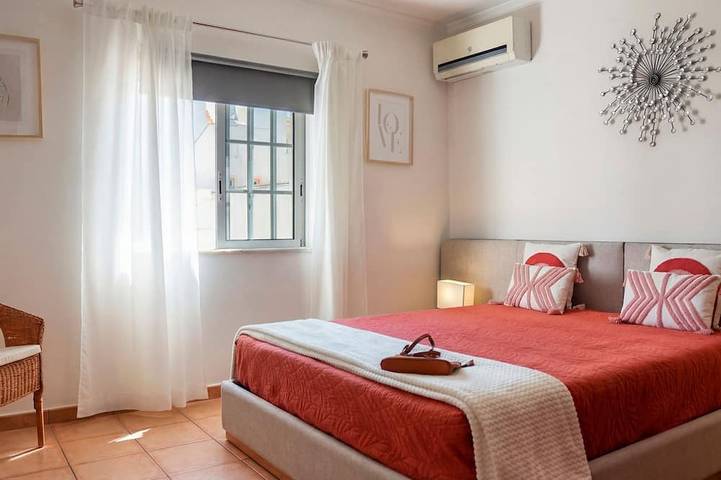 Villa mit 3 Schlafzimmern und privatem (beheizbarem) Pool am Galé Strand in Guia, Faro Distrikt