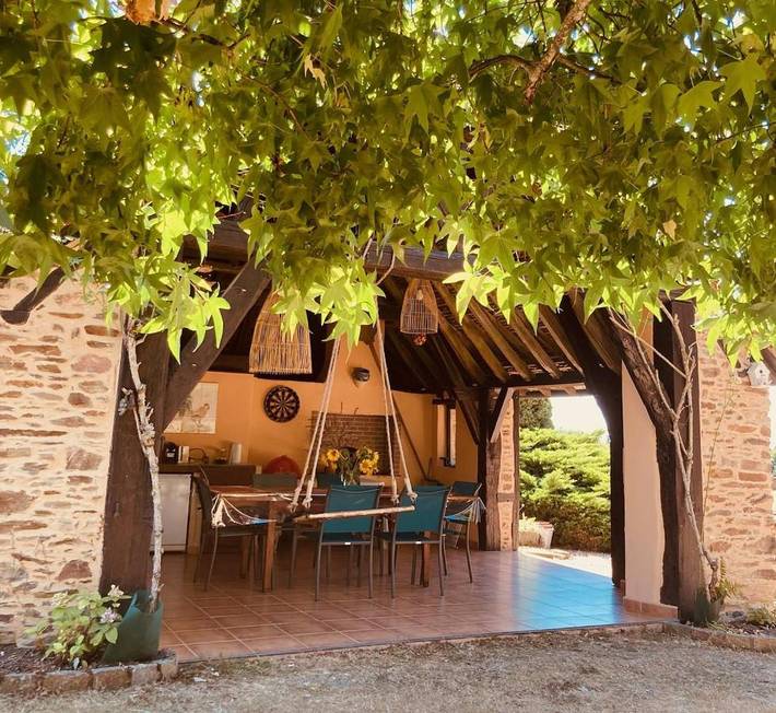 Location de vacances pour 10 personnes, avec Terrasse et Jardin ainsi que Piscine et Vue à Savignac-Lédrier - 2