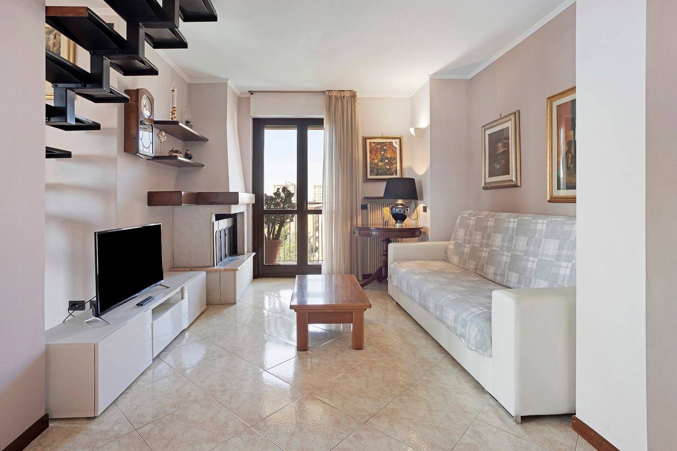 Entire apartment, Panoramic L&D – Apartment with Panoramic View of Milan in Milan, Milan Province