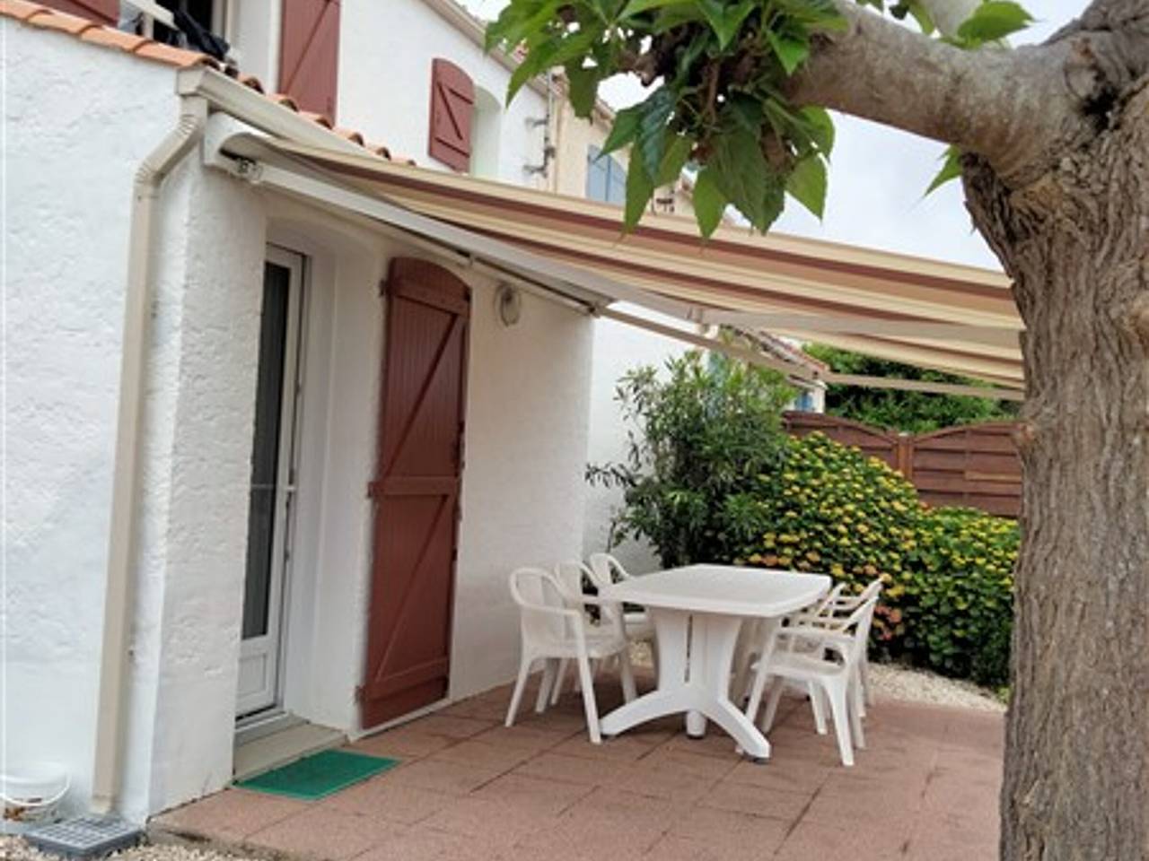 Casa tranquila con jardín cerca de la playa, zoo y estacionamiento privado in Château-d'Olonne, Vandea