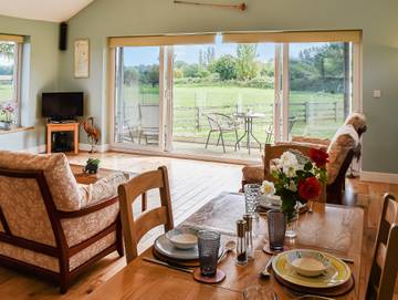 Glamping for 4 People in Buckenham, Norfolk, Photo 1