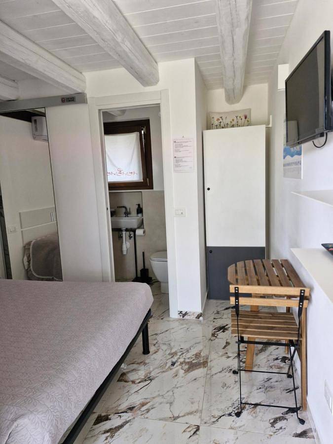 Maison d’hôte pour 2 personnes, avec jardin ainsi que vue et piscine dans Marche - 3