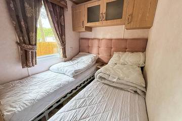 Static Caravan for 8 People in Belton with Browston, Great Yarmouth, Photo 2