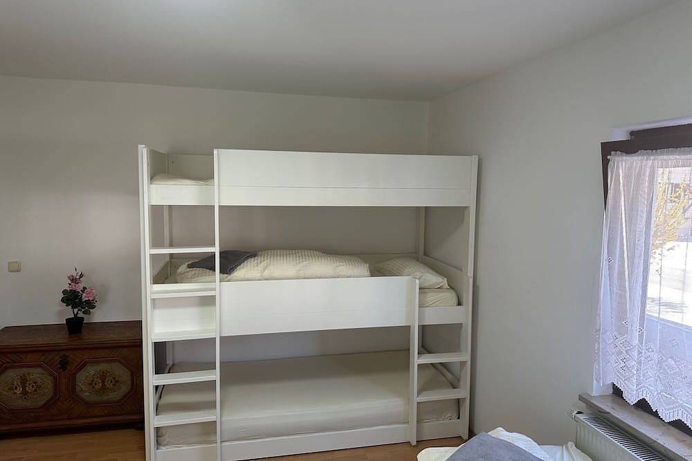 Ganze Wohnung, Ferienwohnung/App. für 19 Gäste mit 145m² in Penzberg in Penzberg, Pfaffenwinkel