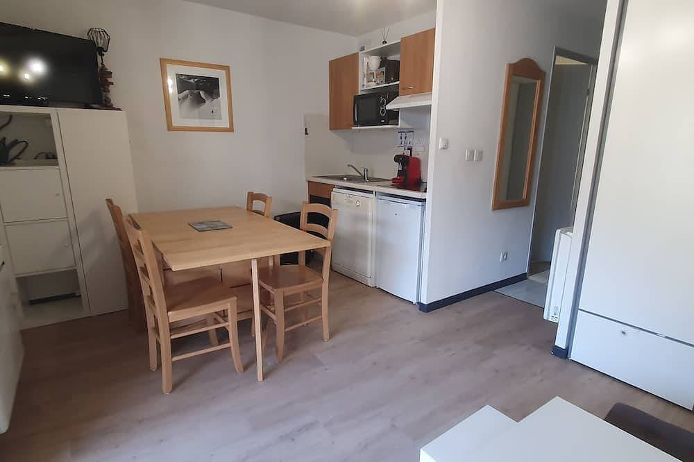 Apartamento entero, Appartement T1 bis Avec Terrasse et Piscine Dans Résidence à Arreau in Arreau, Pirineos franceses