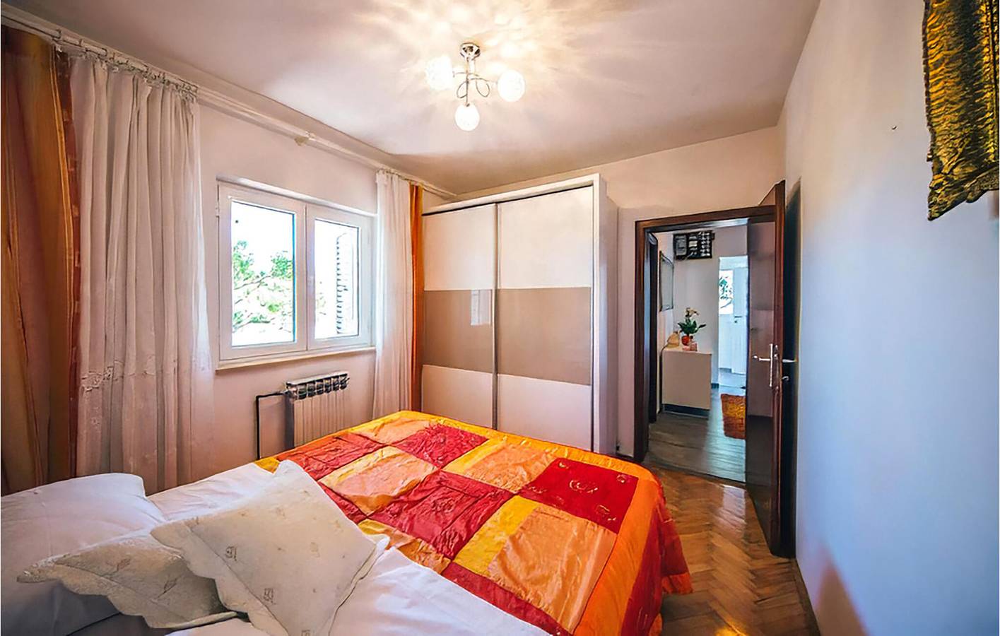 Apartamento vacacional entero, Acogedor apartamento de 2 dormitorios con terraza, aparcamiento y a 2,5 km de la playa de Strobec in Podstrana, Condado de Split-Dalmacia