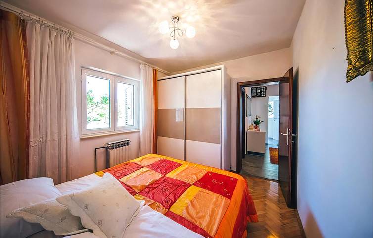 Ganze Ferienwohnung, Gemütliche 2-Zimmer-Wohnung mit Terrasse, Parkplatz und 2,5 km Entfernung zum Strand von Strobec in Podstrana, Split-Dalmatien