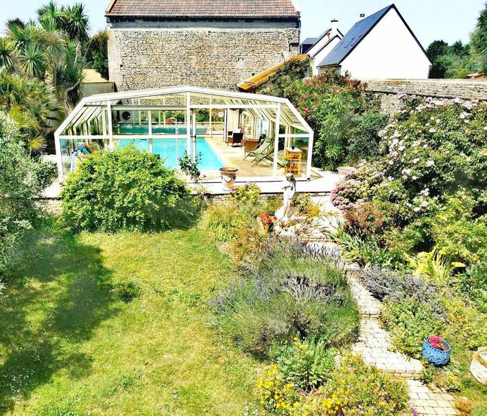 Maison d’hôte pour 3 personnes, avec Terrasse ainsi que Jardin et Piscine