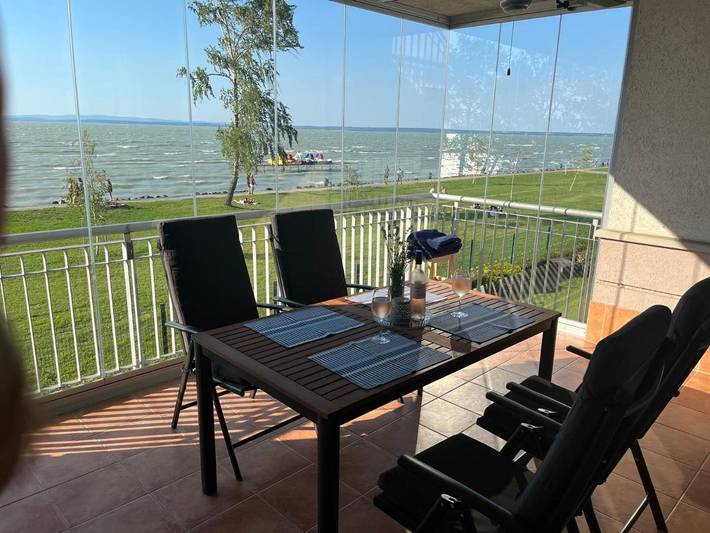 Ferienwohnung für 5 Personen, mit Garten und Seeblick sowie Ausblick in Siofok
