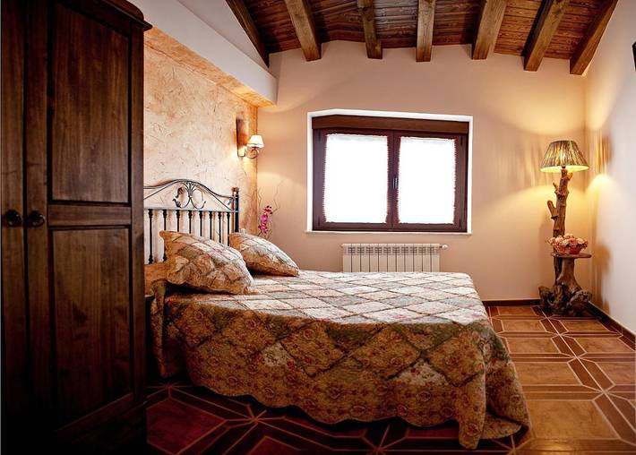 Casa rural con piscina para 8 personas, con vistas además de piscina y balcón en Comarca de Vitigudino - 3