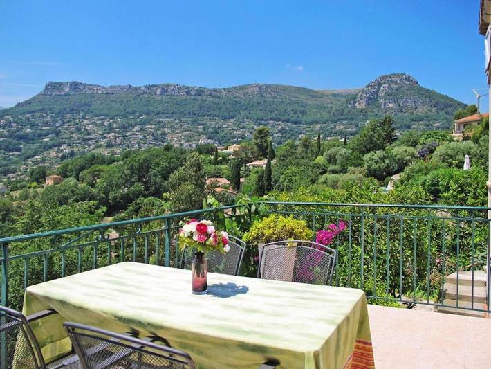 Location de vacances pour 6 personnes, avec jardin ainsi que piscine et vue à Vence - 3