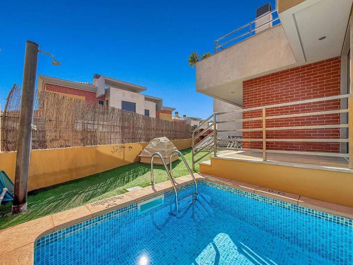 Villa para 9 pessoas, com vista e piscina e ainda jardim, adaptado a crianças em Ferreiras