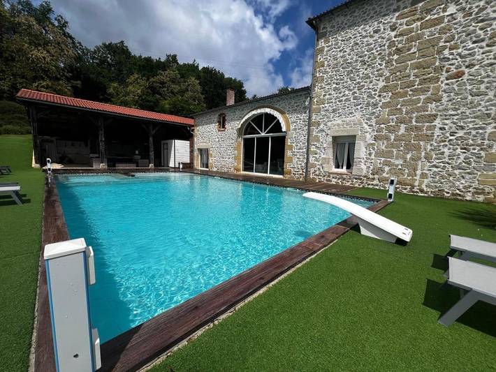 Location de vacances pour 15 personnes, avec piscine et vue ainsi que jardin et bassin pour enfant, animaux acceptés dans Saint-Michel-de-Lapujade - 4