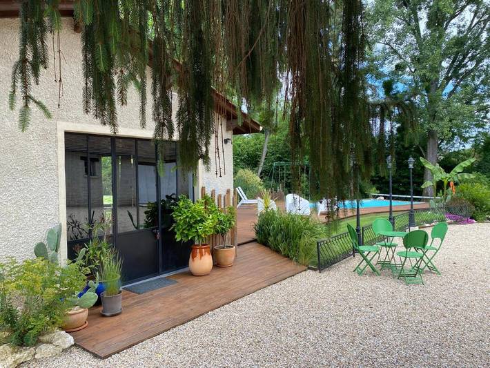 Location de vacances pour 4 personnes, avec Terrasse et Jardin ainsi que Piscine et Vue à Port-Sainte-Foy-et-Ponchapt - 2