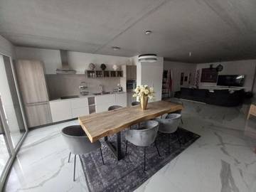 Gîte pour 6 personnes, avec terrasse dans Hésingue