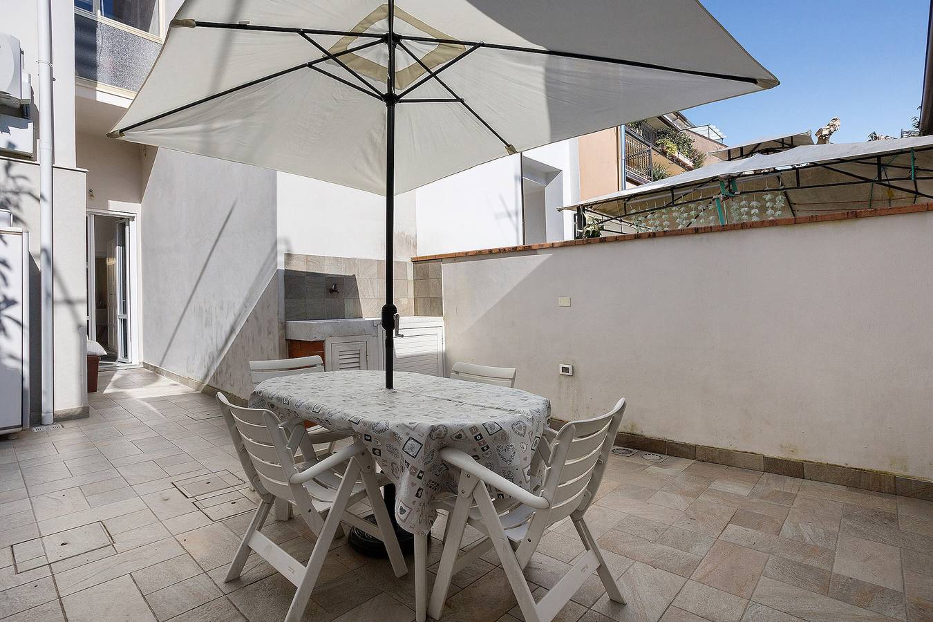 Komfortables Apartment nahe dem Meer – Marina di Carrara in Marina di Carrara, Carrara