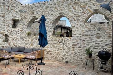 Gîte pour 4 personnes, avec terrasse à Allègre-les-Fumades