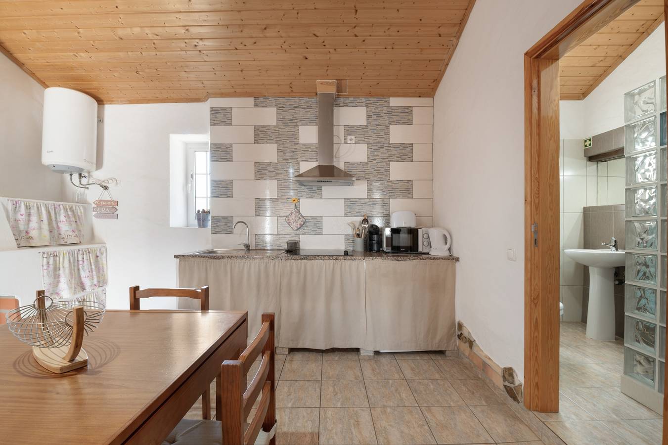 Landhuis 'Casa Dos Avós' met Uitzicht op de Bergen, Gedeeld Zwembad en Wi-Fi, foto 8