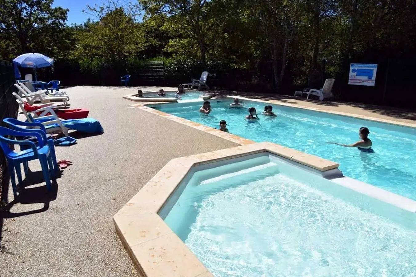 Zecamping 3 étoiles pataugeoire chiens acceptés locatif Bbq 24m2 in La Souterraine, Región de Guéret