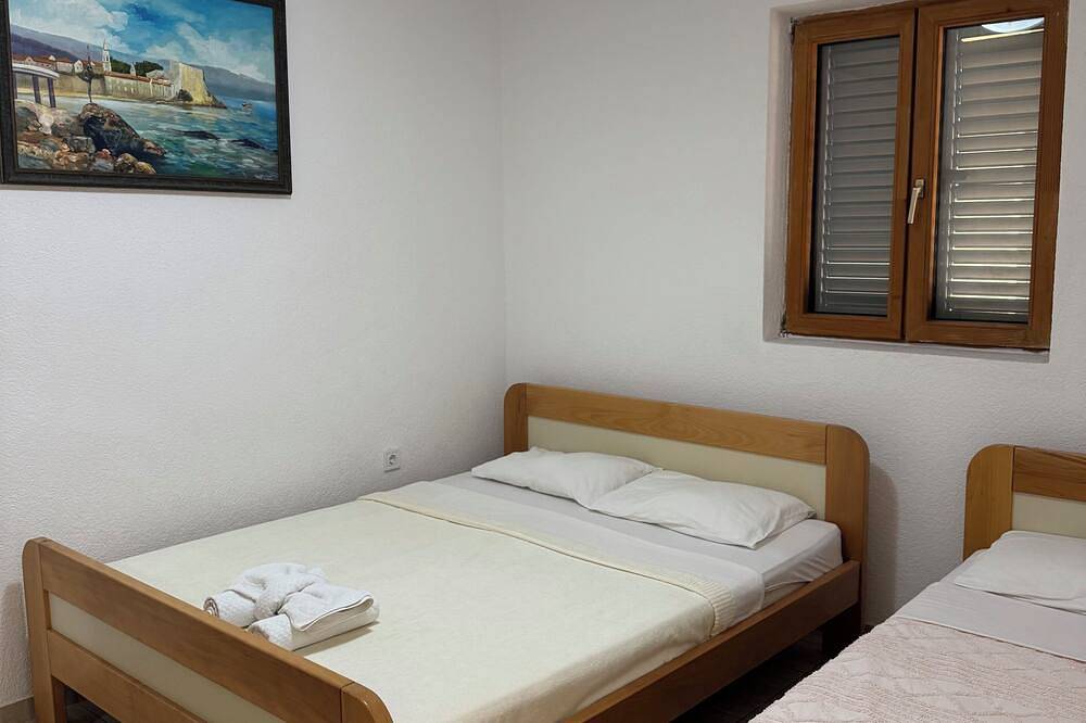 Apartamento entero, Triple 1 bedroom apartment with garden view in Budva, Municipio de Budva